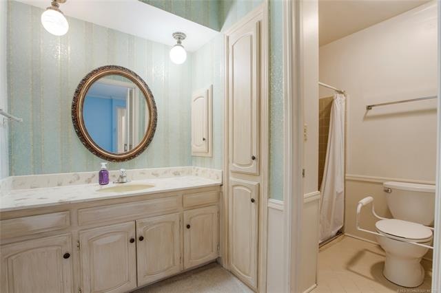 Before Bathroom Remodel